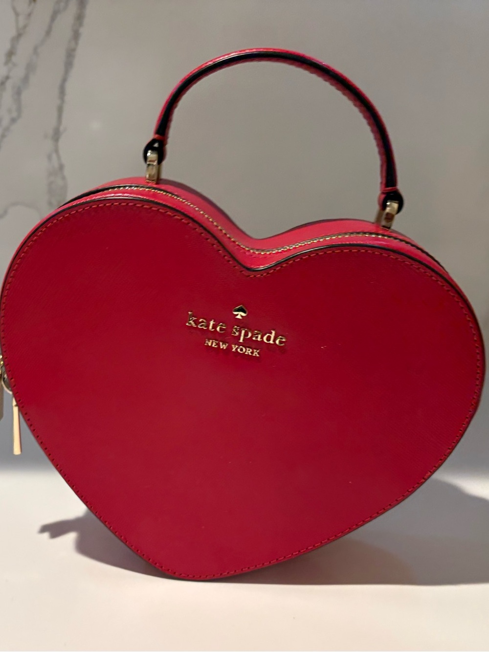 kate spade red heart-shaped mini top-handle bag